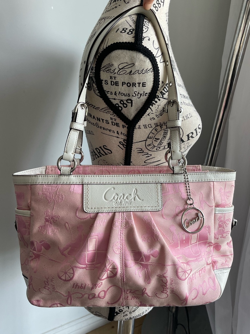 Coach Rare Y2K 2000’s Baby Pink Carriage Shoulder Tote with White Trim